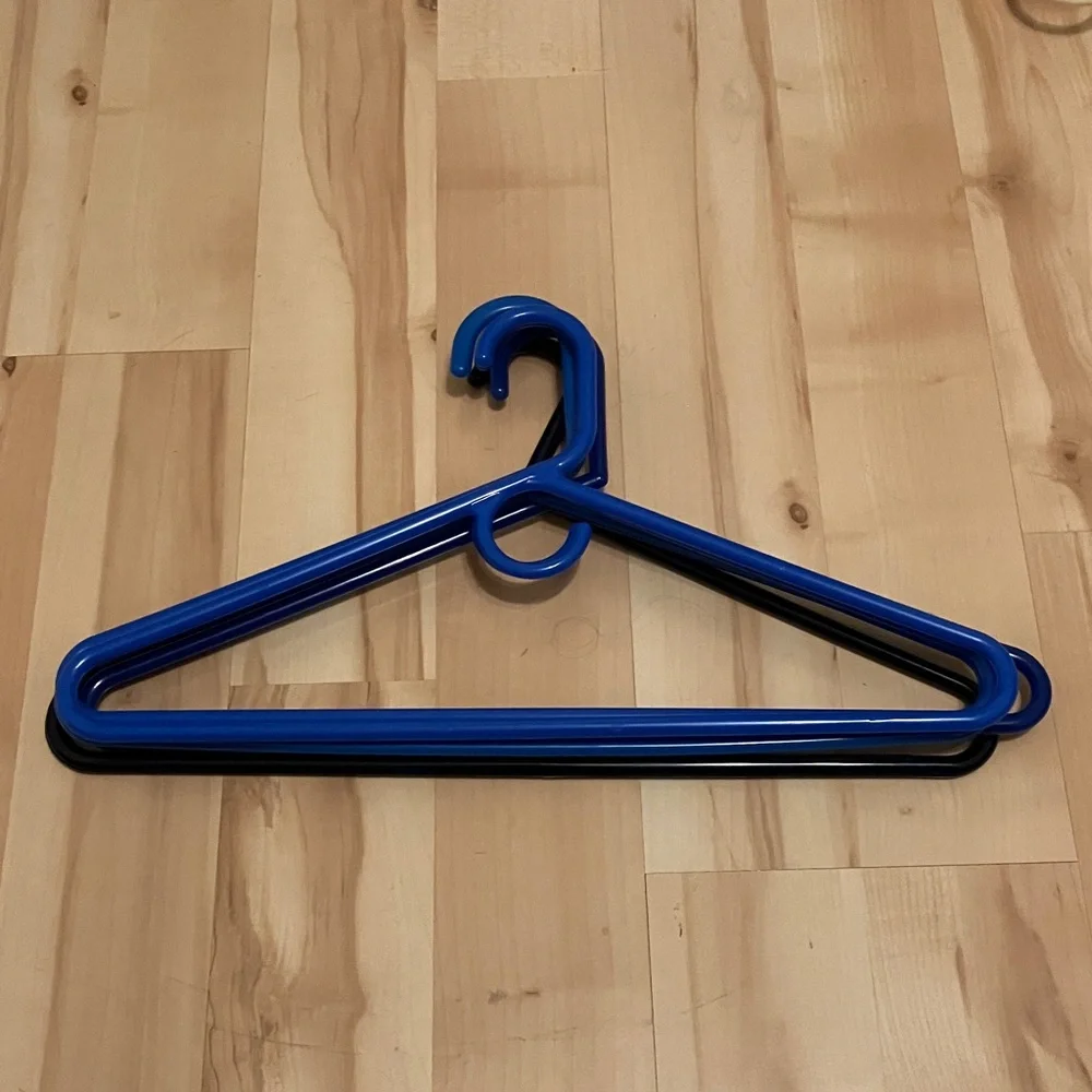 5 Blue Plastic Clothing Hangers Clothes Hangers